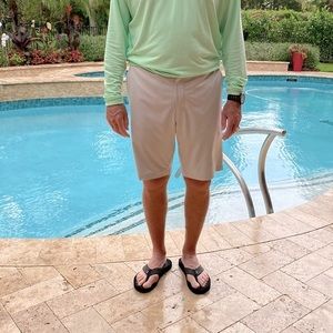 Greg Norman men’s golf shorts - size 36 - lightweight